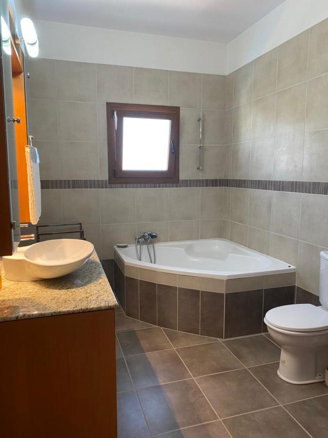 Episkopi Villa, Luxury 4 Bedroom With Pool - Limassol Ngoại thất bức ảnh